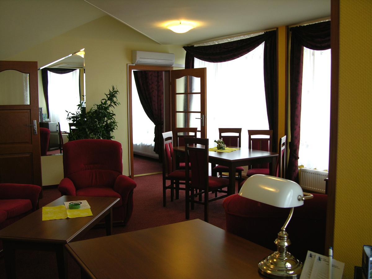 Hotel Jaskolka Ustroń Esterno foto