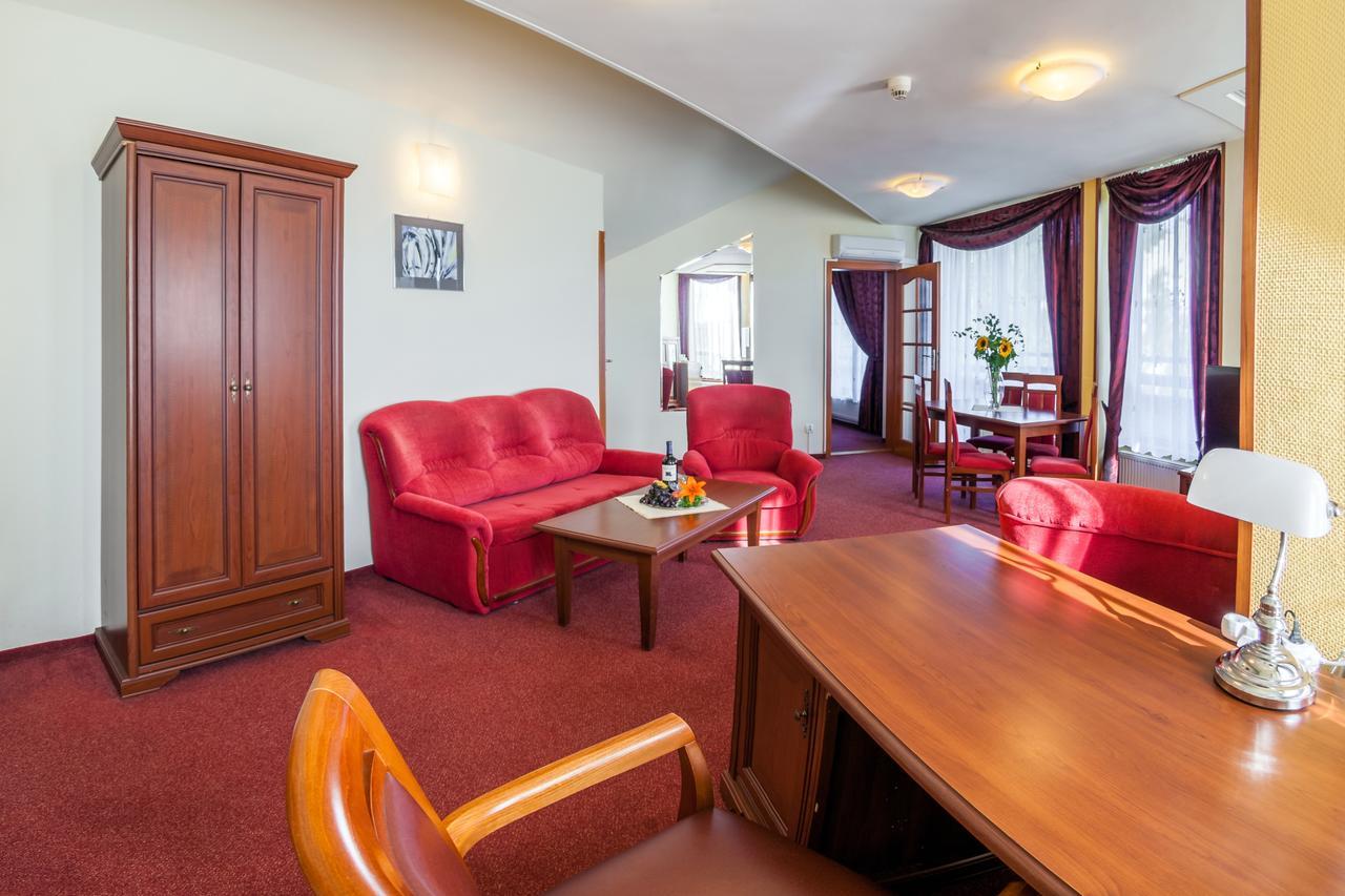 Hotel Jaskolka Ustroń Esterno foto