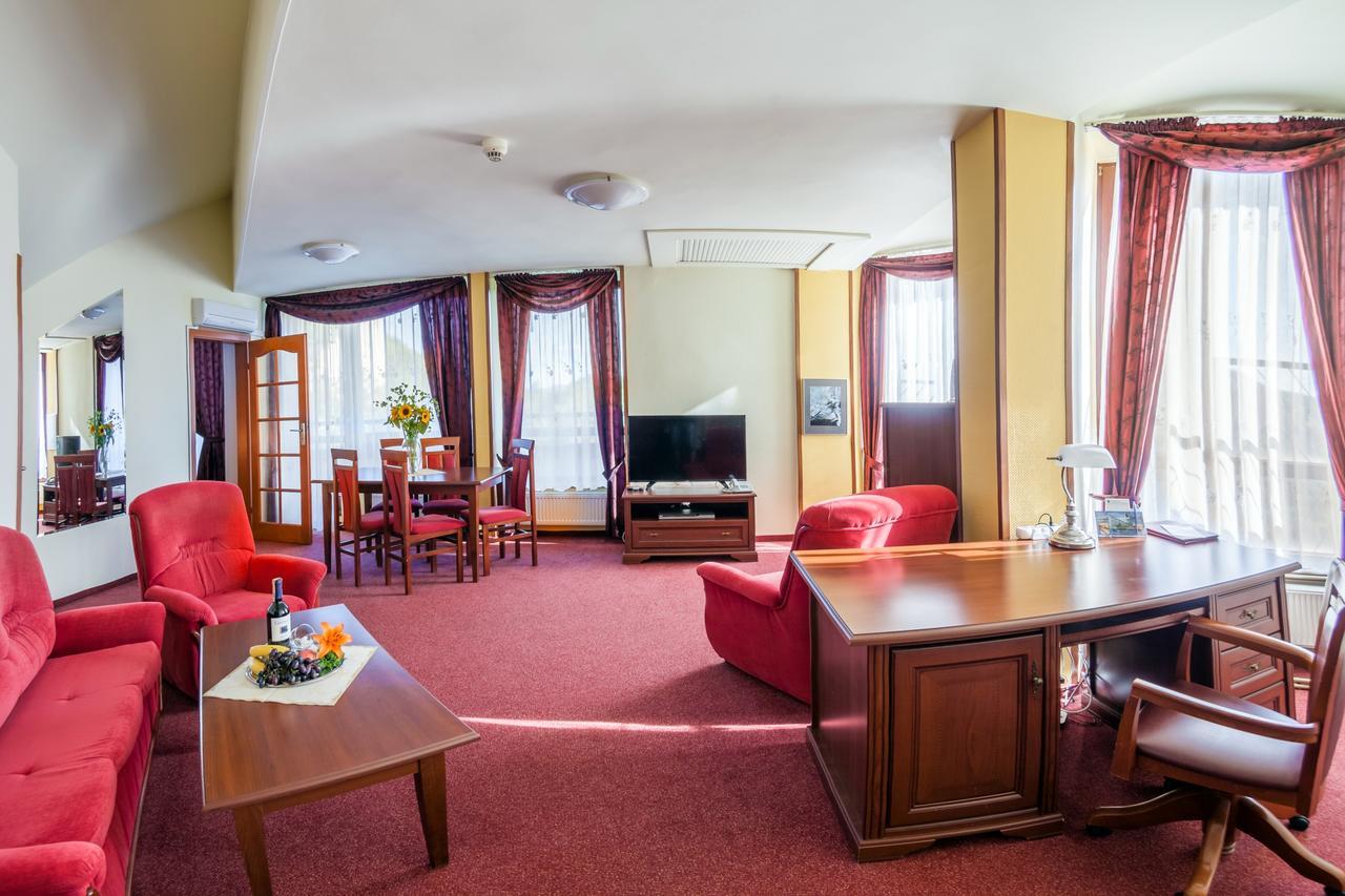 Hotel Jaskolka Ustroń Esterno foto
