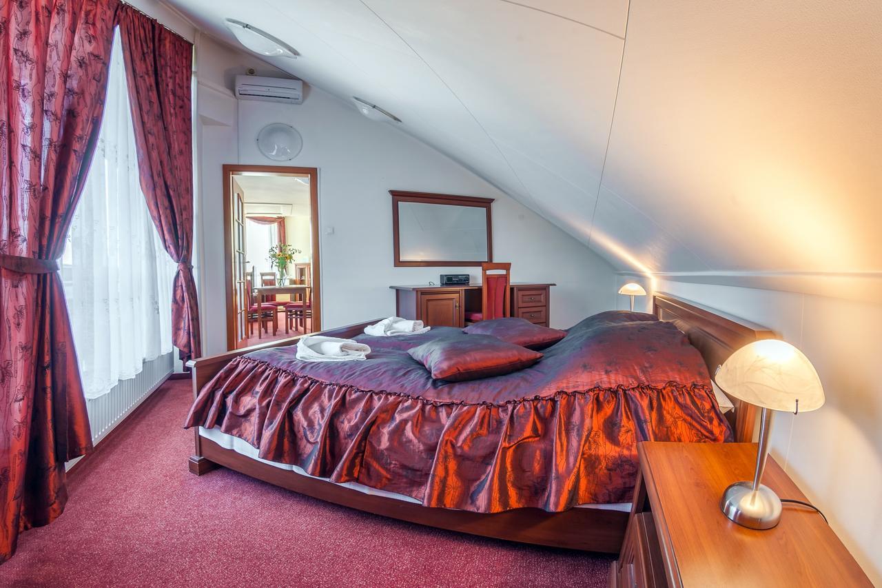 Hotel Jaskolka Ustroń Esterno foto