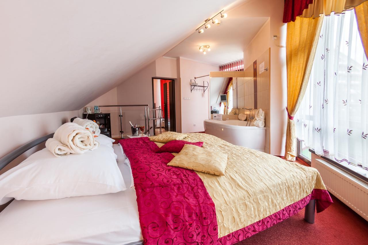 Hotel Jaskolka Ustroń Esterno foto